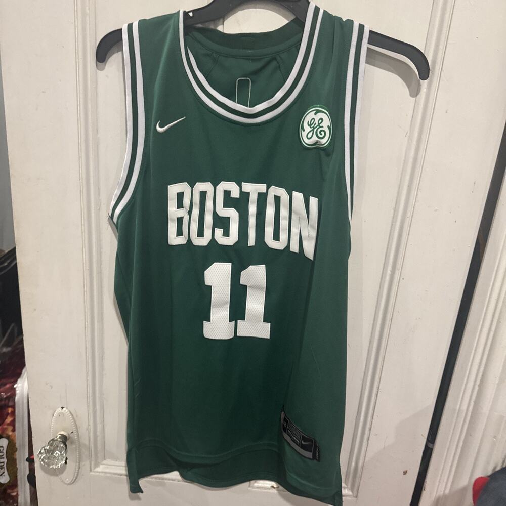 Nike Authentic Kyrie Irving #11 Boston Celtics Jersey Size 48 Large NBA